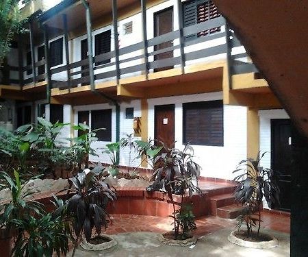 Residencia Leones De Castilla Asuncion Ngoại thất bức ảnh